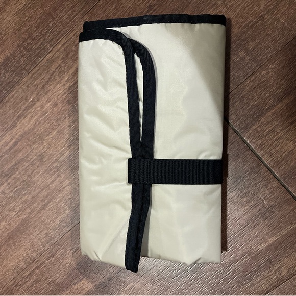 Kate Spade Baby Bag - Picture 4 of 6